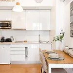 C15 - Charming Modern In The Centre 公寓