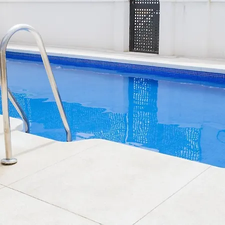 C15 - Charming Modern In The Centre *