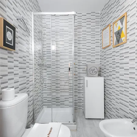 C15 - Charming Modern In The Centre Apartamento