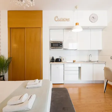 C15 - Charming Modern In The Centre *