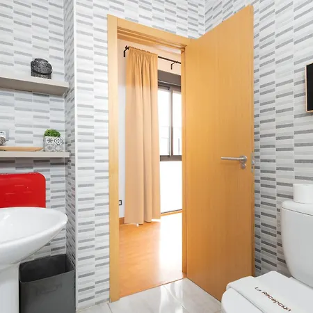 C15 - Charming Modern In The Centre *
