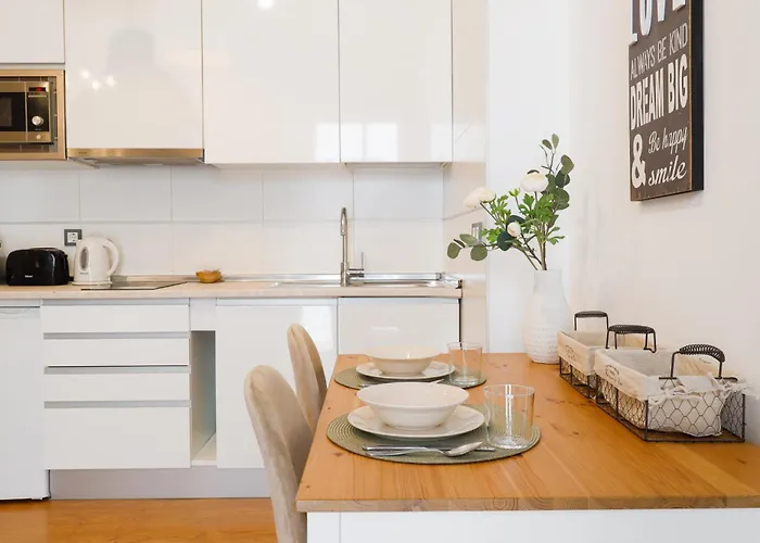 C15 - Charming Modern In The Centre
