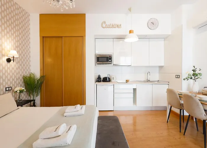 C15 - Charming Modern In The Centre *